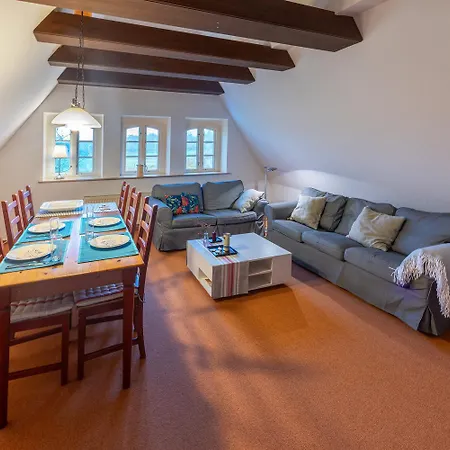 Haus Der Hebamme - *